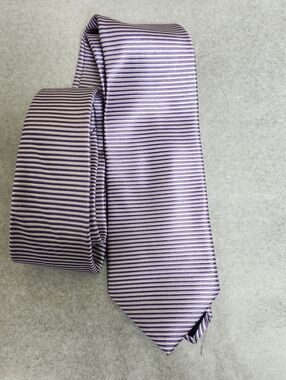 NAUTICA 100% Silk tie Purple Lavander Silver striped EUC 60" length